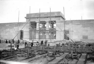 Boulogne Eastern Cemetery, 1921. Image reproduced with permission of the Commonwealth War Graves Commission. Boulogne Eastern Cemetery, 1921.